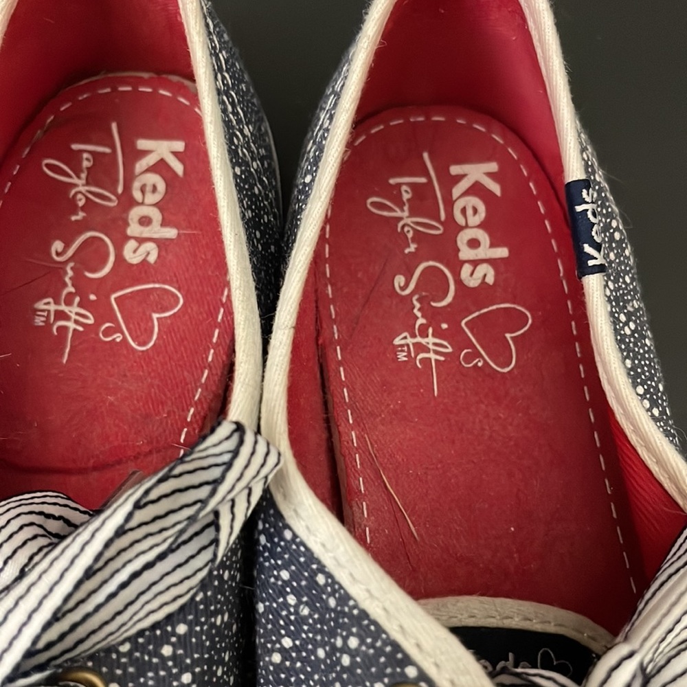 Womens Taylor Swift Keds. Blue/white. Size 7. - Picture 3 of 10